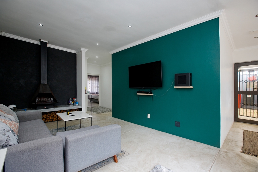 3 Bedroom Property for Sale in Claremont Village Western Cape